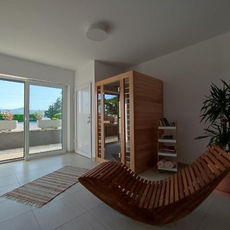 Holiday Home Cherry Tree Zrnovnica Bagian luar foto